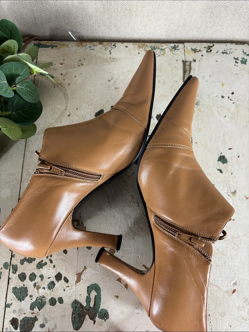 Bisou Bisou > Tan Leather Pointed-Toe Lace-Up Heels 8